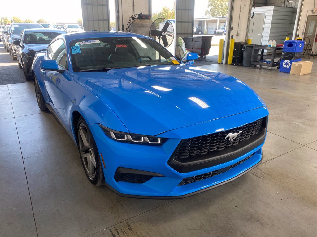 Used 2024 Ford Mustang Coupe RWD image 1