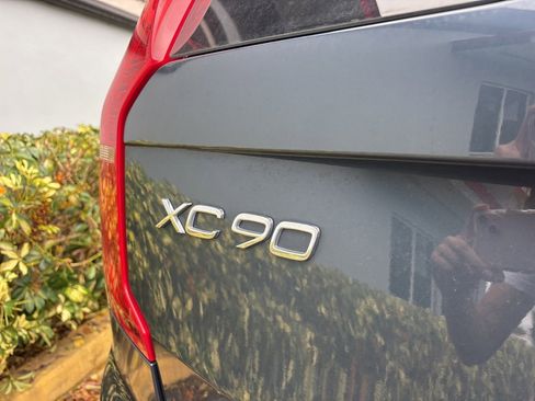 Used 2019 Volvo XC90 T5 Momentum w/ Multimedia Package image 12