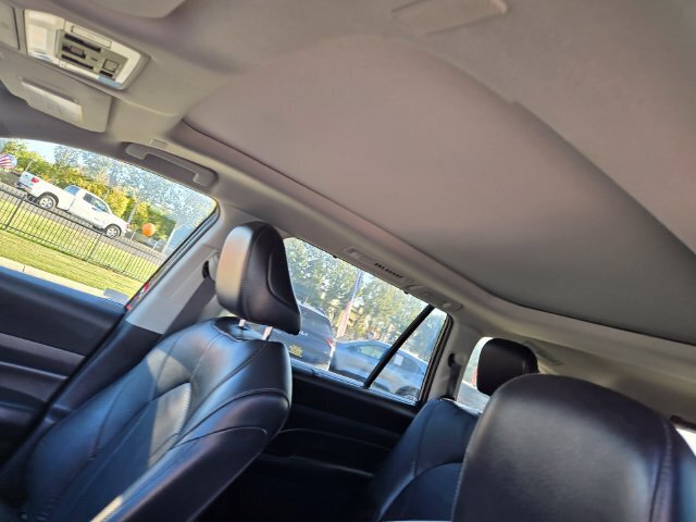 Used 2025 Toyota Grand Highlander AWD image 17