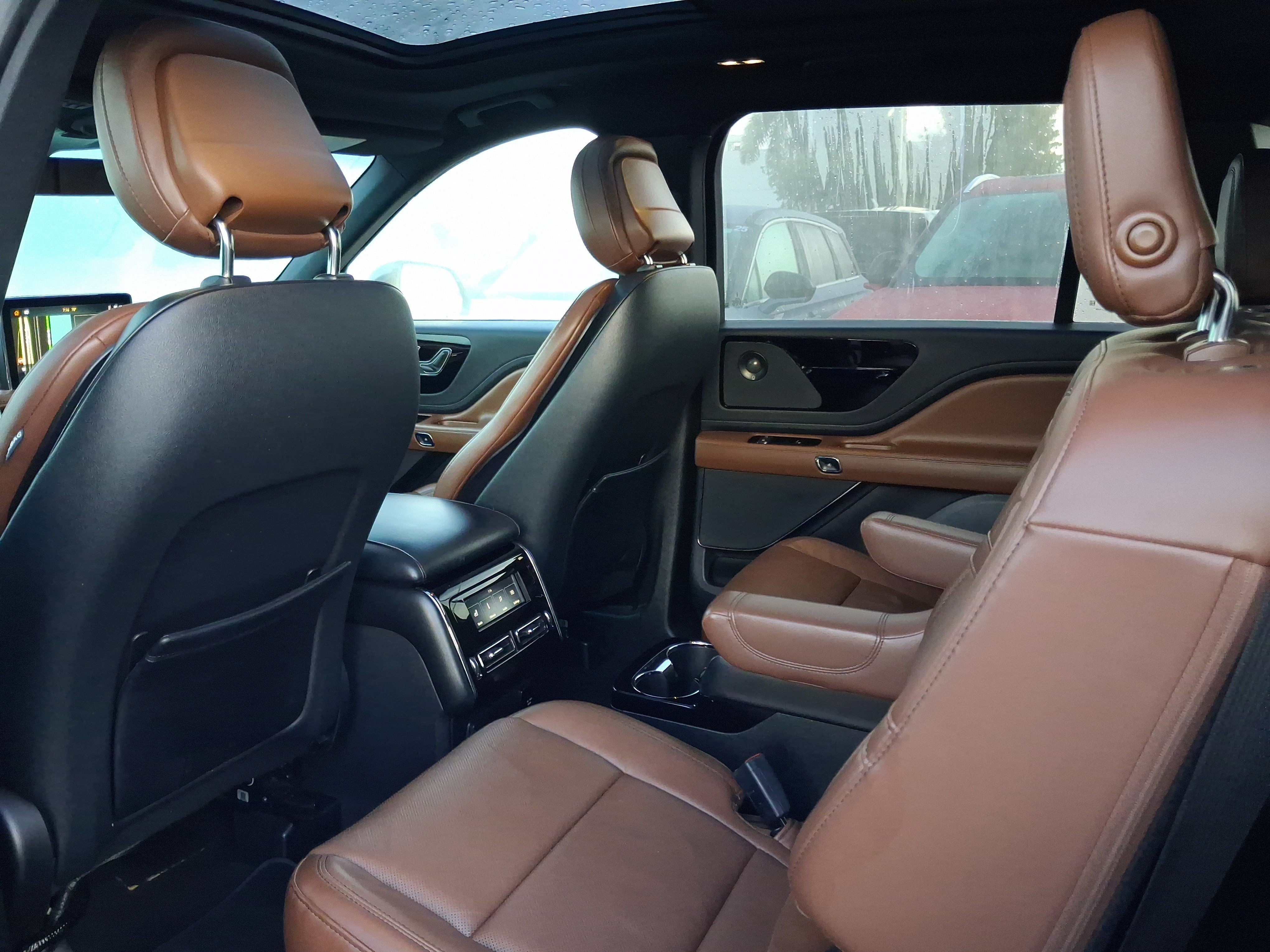 Used 2020 Lincoln Aviator Reserve w/ Equipment Group 201A RWD image 5
