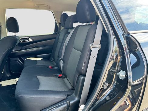 Used 2020 Nissan Pathfinder S FWD image 22