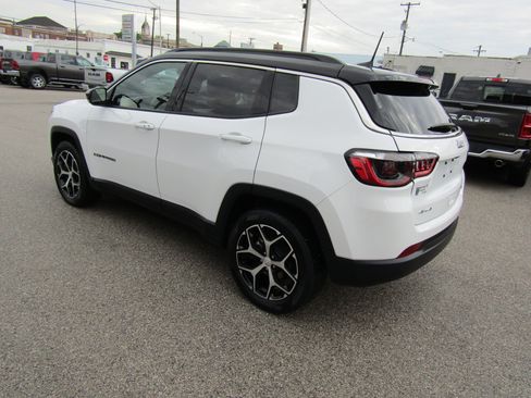 Used 2024 Jeep Compass Limited AWD/4WD image 5