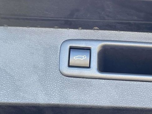 Used 2023 Toyota Highlander XLE image 15