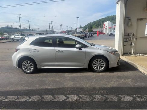 Used 2023 Toyota Corolla SE FWD image 6