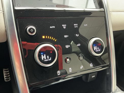 Used 2023 Land Rover Discovery Sport SE R-Dynamic image 11