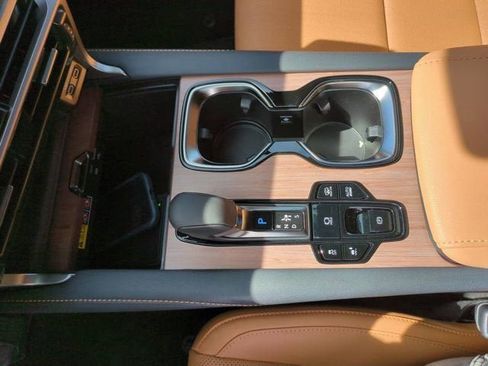 New 2026 Lexus RX 450h AWD image 18