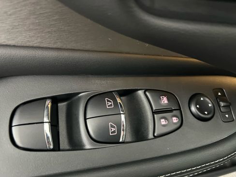 Used 2024 Nissan Murano SL image 16