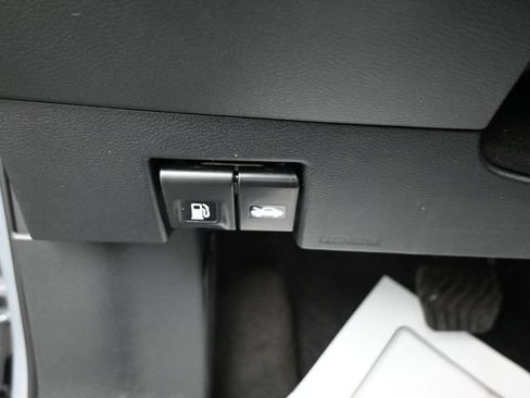 Used 2024 Nissan Kicks SR image 19