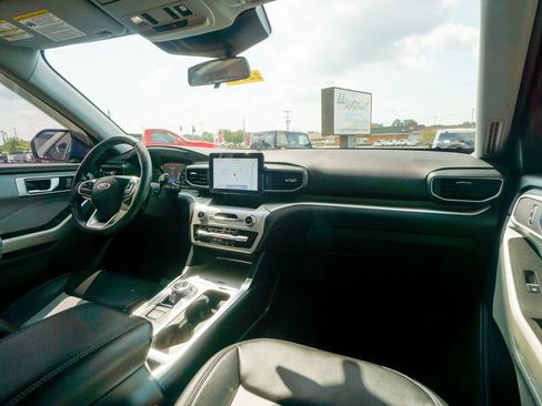 Used 2022 Ford Explorer XLT w/ Equipment Group 202A image 31