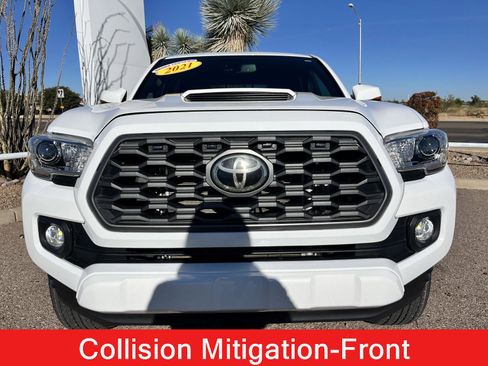 Used 2021 Toyota Tacoma TRD Sport image 9