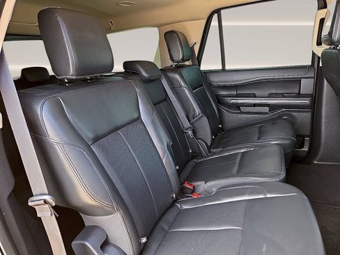 Used 2022 Ford Expedition XLT AWD/4WD image 9