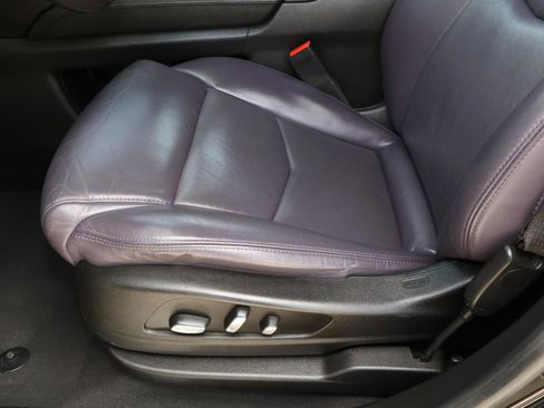 Used 2018 Cadillac XT5 Luxury w/ Driver Awareness Package image 19