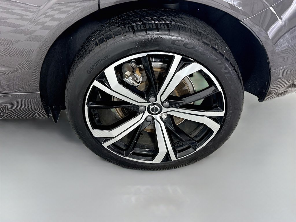 Used 2024 Volvo XC60 T8 Ultimate w/ Protection Package Premier AWD/4WD image 25