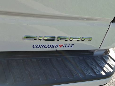 Used 2024 GMC Sierra 1500 Denali AWD/4WD image 30