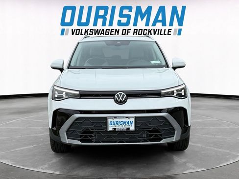 New 2025 Volkswagen Taos SE image 8