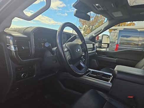 Used 2023 Ford F250 Lariat w/ Lariat Ultimate Package image 11