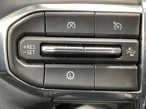 Used 2025 GMC Acadia Elevation image 27