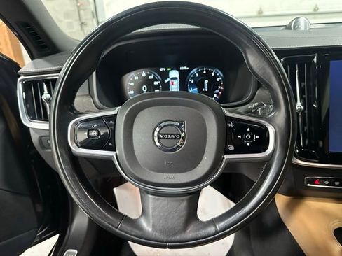 Used 2017 Volvo V90 T6 Cross Country image 19