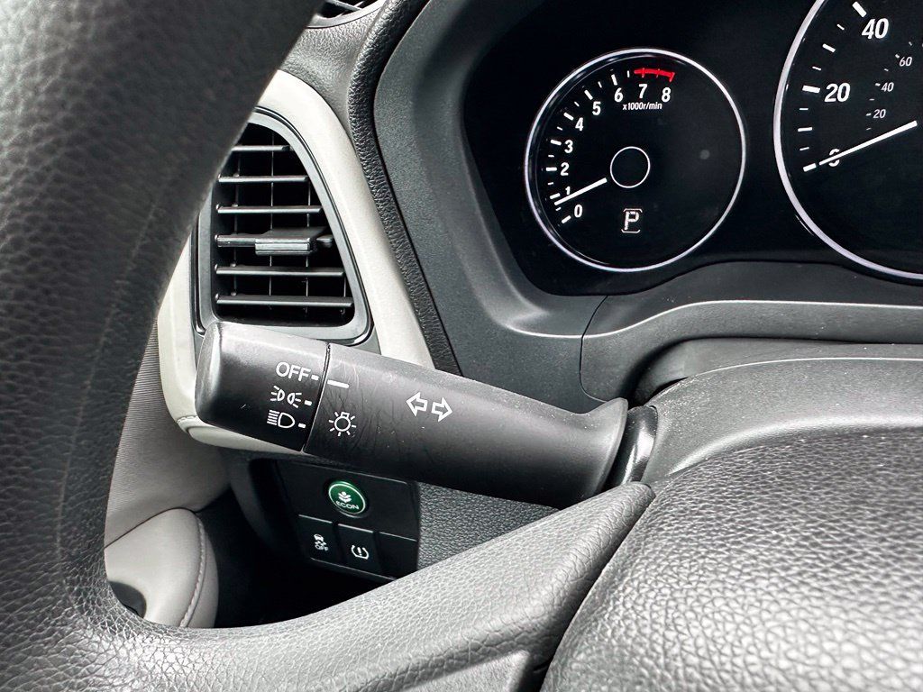 Used 2017 Honda HR-V LX image 32