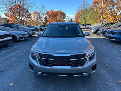 New 2026 Kia Seltos LX image 2