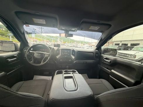 Used 2019 Chevrolet Silverado 1500 Custom Trail Boss w/ Custom Convenience Package AWD/4WD image 24