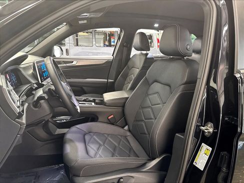 Certified 2026 Volkswagen Atlas Cross Sport SE w/ Panoramic Sunroof Package AWD/4WD image 24