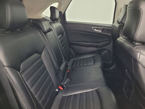 Used 2020 Ford Edge SEL image 19