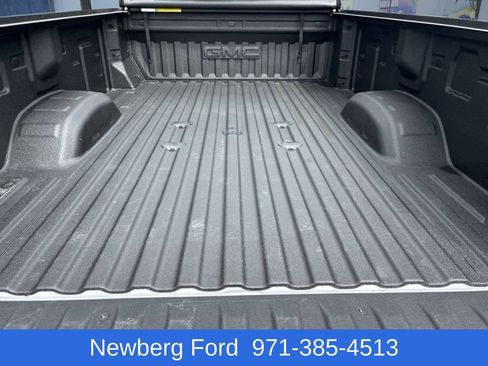 Used 2025 GMC Sierra 3500 Denali w/ Denali Reserve Package AWD/4WD image 9