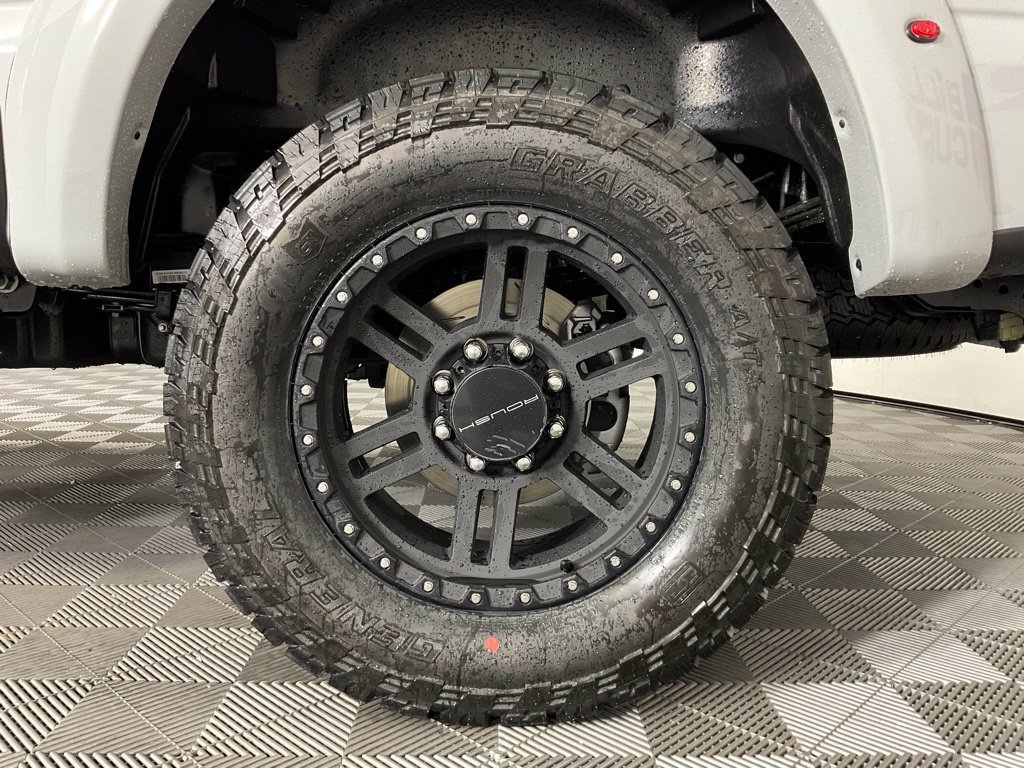 New 2026 Ford F250 Lariat w/ Black Appearance Package AWD/4WD image 10