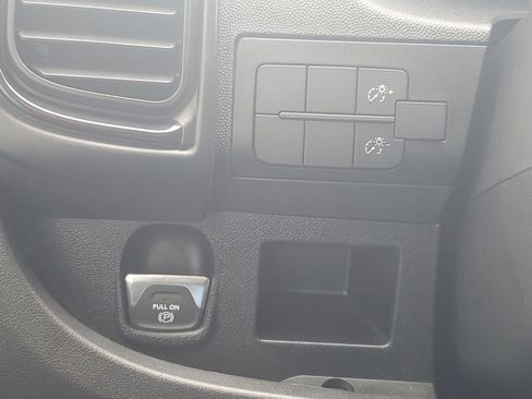 Used 2025 RAM ProMaster 2500 w/ Storage Group image 10