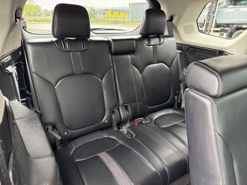 Used 2025 Honda Pilot Touring image 12