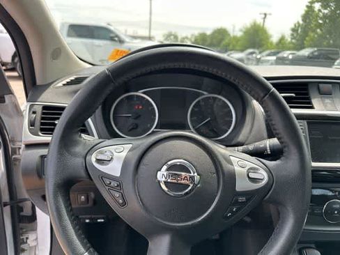 Used 2019 Nissan Sentra SV FWD image 9