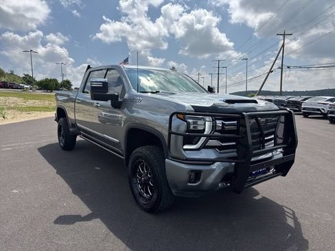 Certified 2024 Chevrolet Silverado 2500 High Country w/ High Country Premium Package AWD/4WD image 3