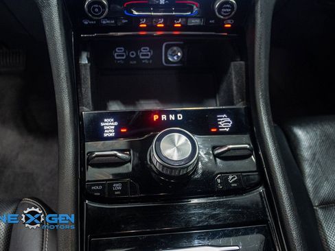 Used 2021 Jeep Grand Cherokee L Overland w/ Luxury Tech Group IV AWD/4WD image 21