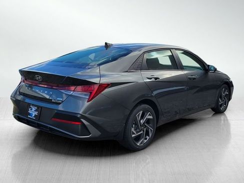 New 2025 Hyundai Elantra Limited FWD image 6
