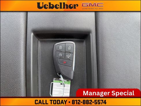 Used 2025 GMC Sierra 1500 SLT AWD/4WD image 31