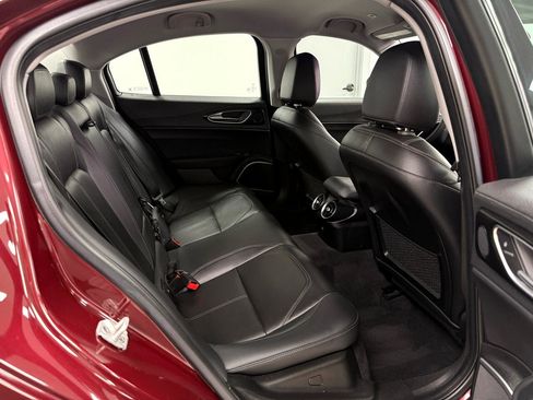 Used 2018 Alfa Romeo Giulia AWD image 30