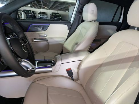 Certified 2025 Mercedes-Benz GLA 250 4MATIC image 16