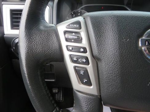 Used 2021 Nissan Titan SV w/ SV Convenience Package AWD/4WD image 19