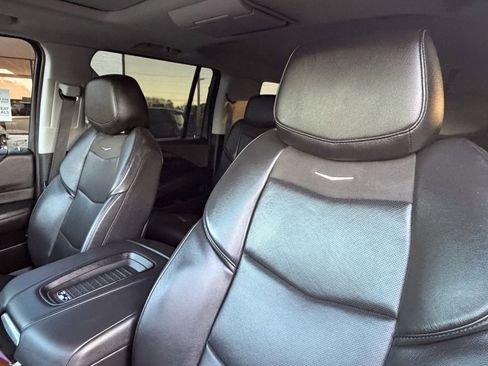 Used 2019 Cadillac Escalade ESV Premium Luxury w/ Escalade Sport Edition image 7