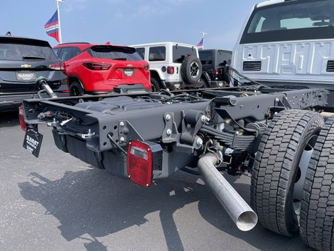 New 2025 Ford F550 4x4 Regular Cab Super Duty image 30