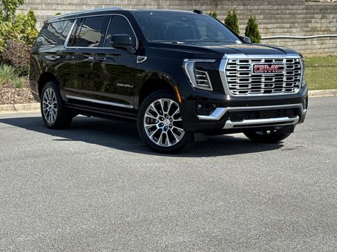 New 2026 GMC Yukon XL Denali w/ Denali Reserve Package image 2