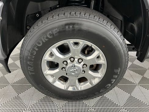 Used 2024 RAM 2500 Laramie image 10