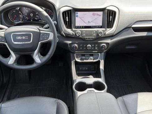 Certified 2024 GMC Terrain Denali w/ Denali Premium Package AWD/4WD image 29