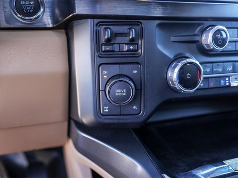 Used 2023 Ford F350 Lariat w/ Chrome Package image 20