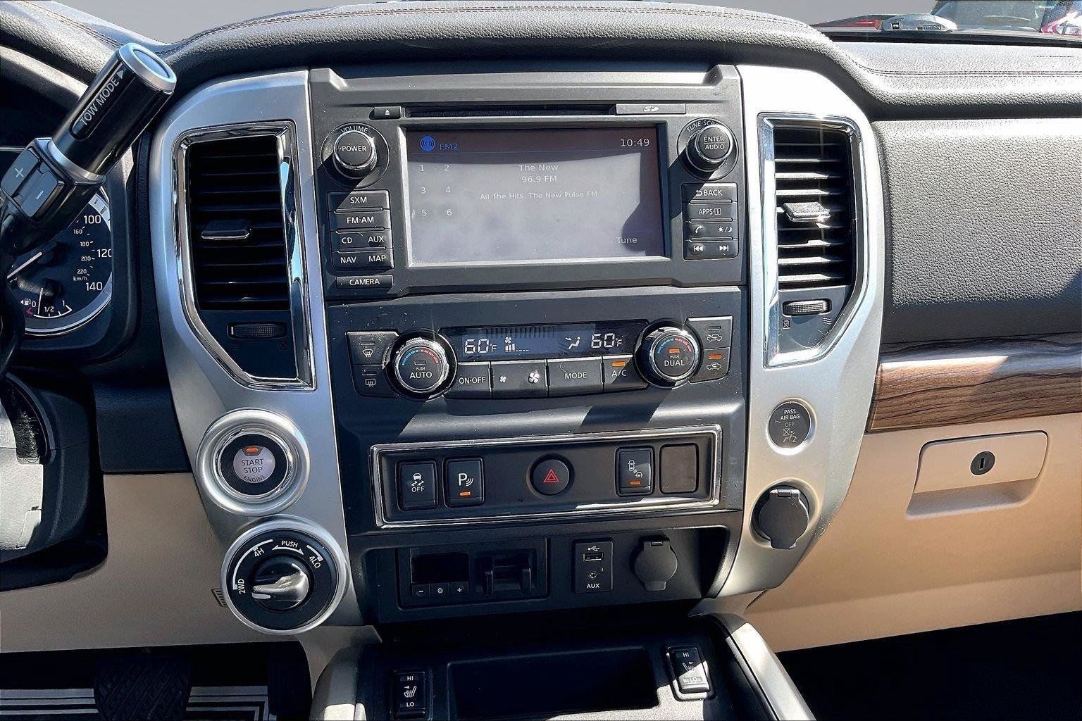 Used 2018 Nissan Titan SL w/ Chrome Package AWD/4WD image 7