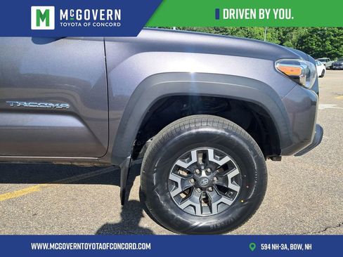 Used 2020 Toyota Tacoma TRD Off-Road w/ Technology Package AWD/4WD image 9