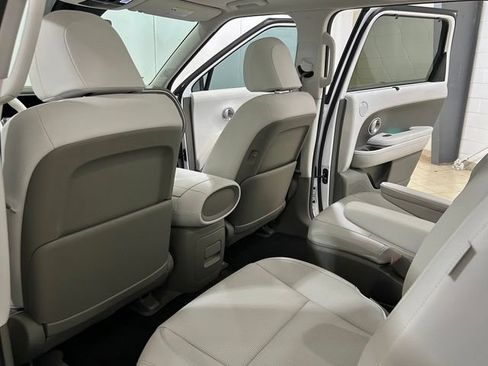 Used 2026 Hyundai Palisade SEL Premium FWD image 12