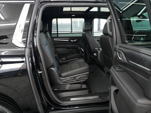 Used 2022 GMC Yukon XL Denali AWD/4WD image 33