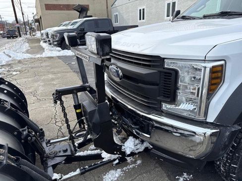 Used 2019 Ford F550 4x4 Regular Cab Super Duty image 3